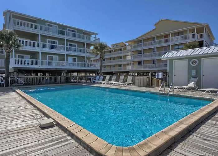 Holiday home Waterfront With Shared Pool & Pier Gas Grill Balcony & Ac