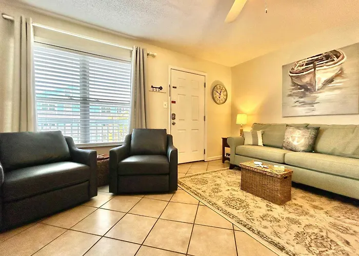 Waterfront With Shared Pool & Pier Gas Grill Balcony & Ac *