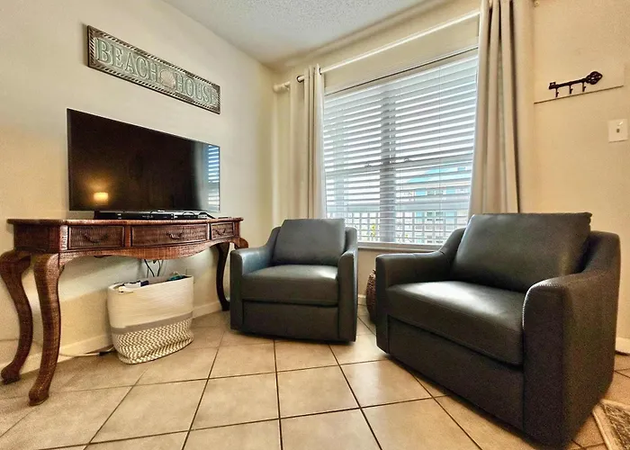Waterfront With Shared Pool & Pier Gas Grill Balcony & Ac *