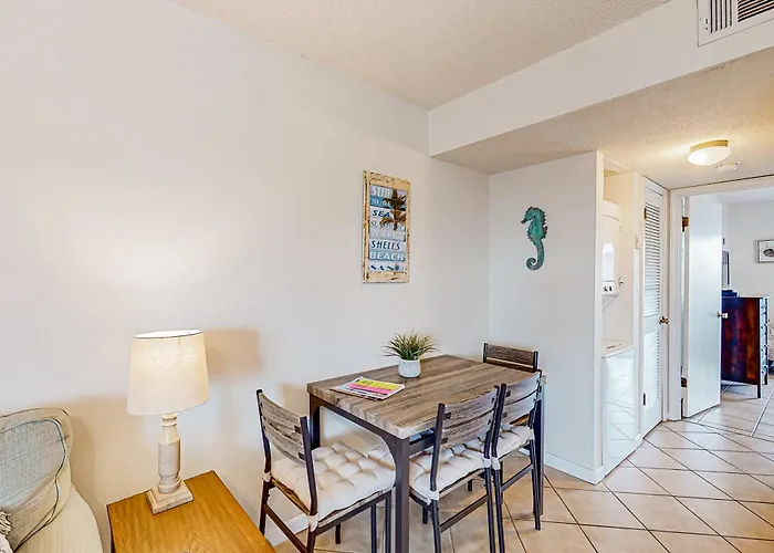Waterfront With Shared Pool & Pier Gas Grill Balcony & Ac *