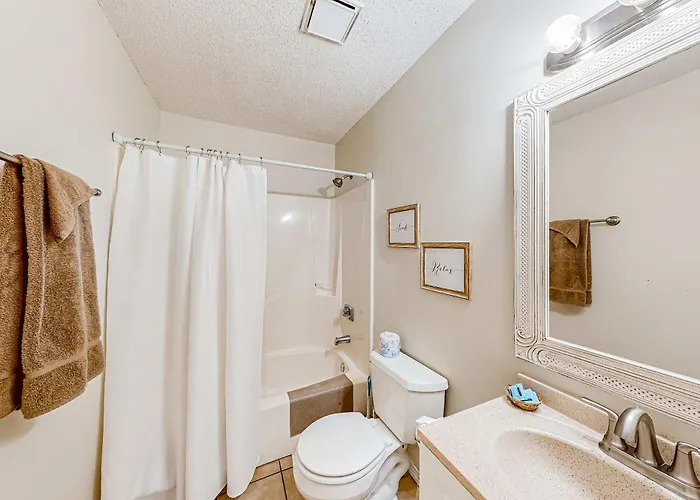 Waterfront With Shared Pool & Pier Gas Grill Balcony & Ac