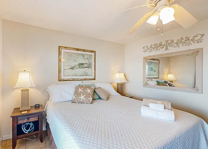 Waterfront With Shared Pool & Pier Gas Grill Balcony & Ac