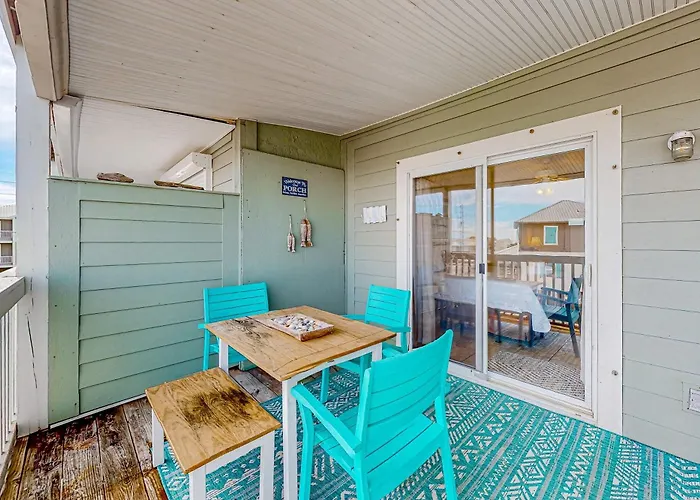 Holiday home Waterfront With Shared Pool & Pier Gas Grill Balcony & Ac